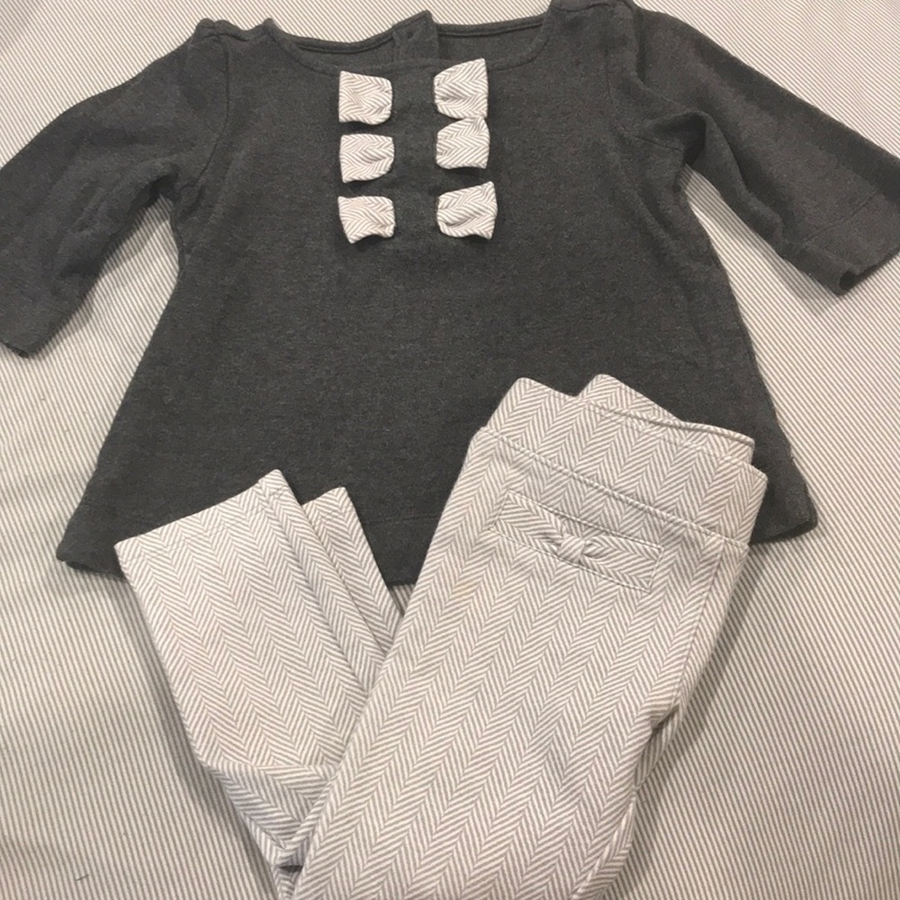 Girls Janie and Jack 2T grey chevron outfit. EUC